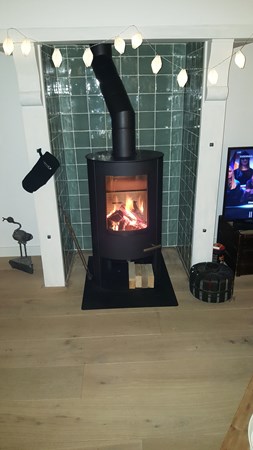 Fam Wolsink uit Elden.
TT20 Bazic R zwart van Termatech (Deense kachel). Fam Wolsink uit Elden.
TT20 Bazic R zwart van Termatech (Deense kachel).